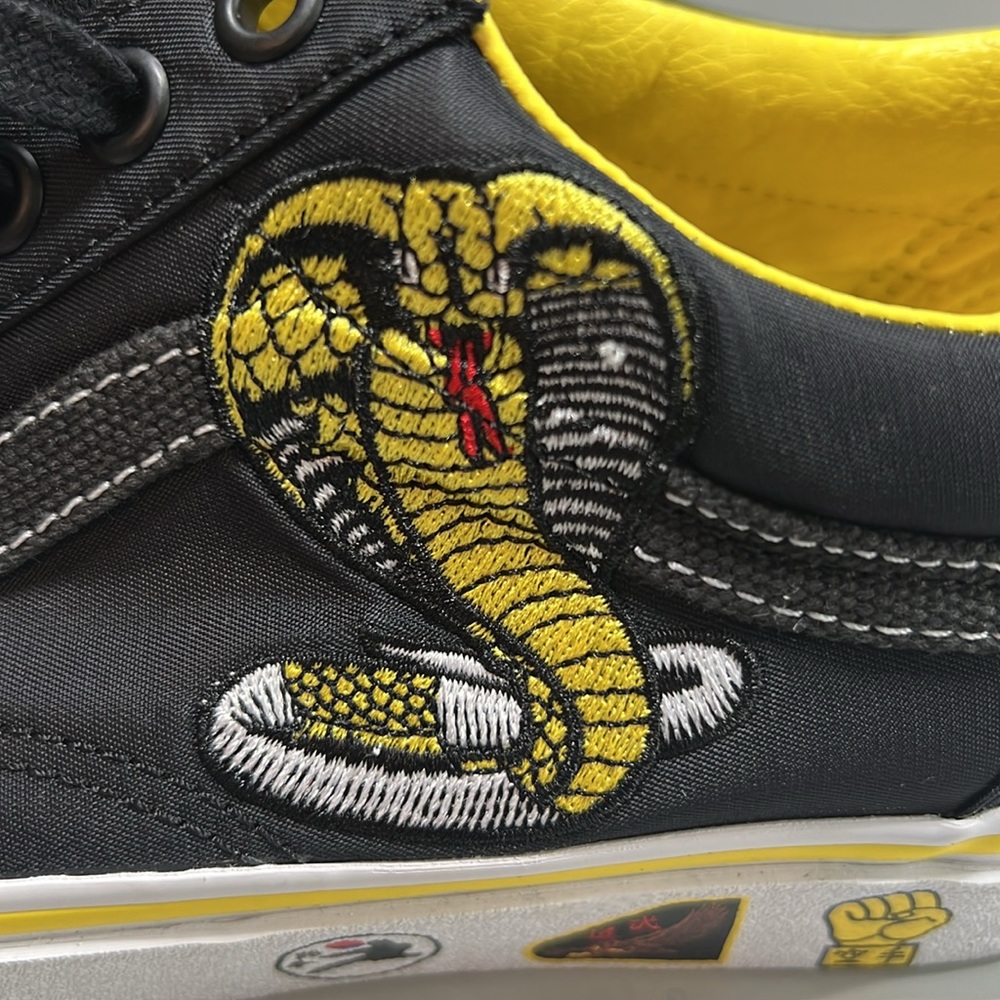 Vans Old Skool Cobra Kai Never Dies low canvas sneakers Men’s 8/Women’s 9.5. NWT - Picture 3 of 16